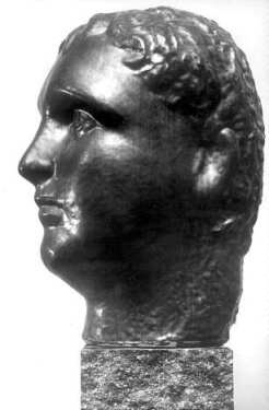 rzeźba Alfonsa Karnego
